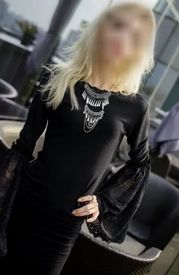 Ángela, 25 años